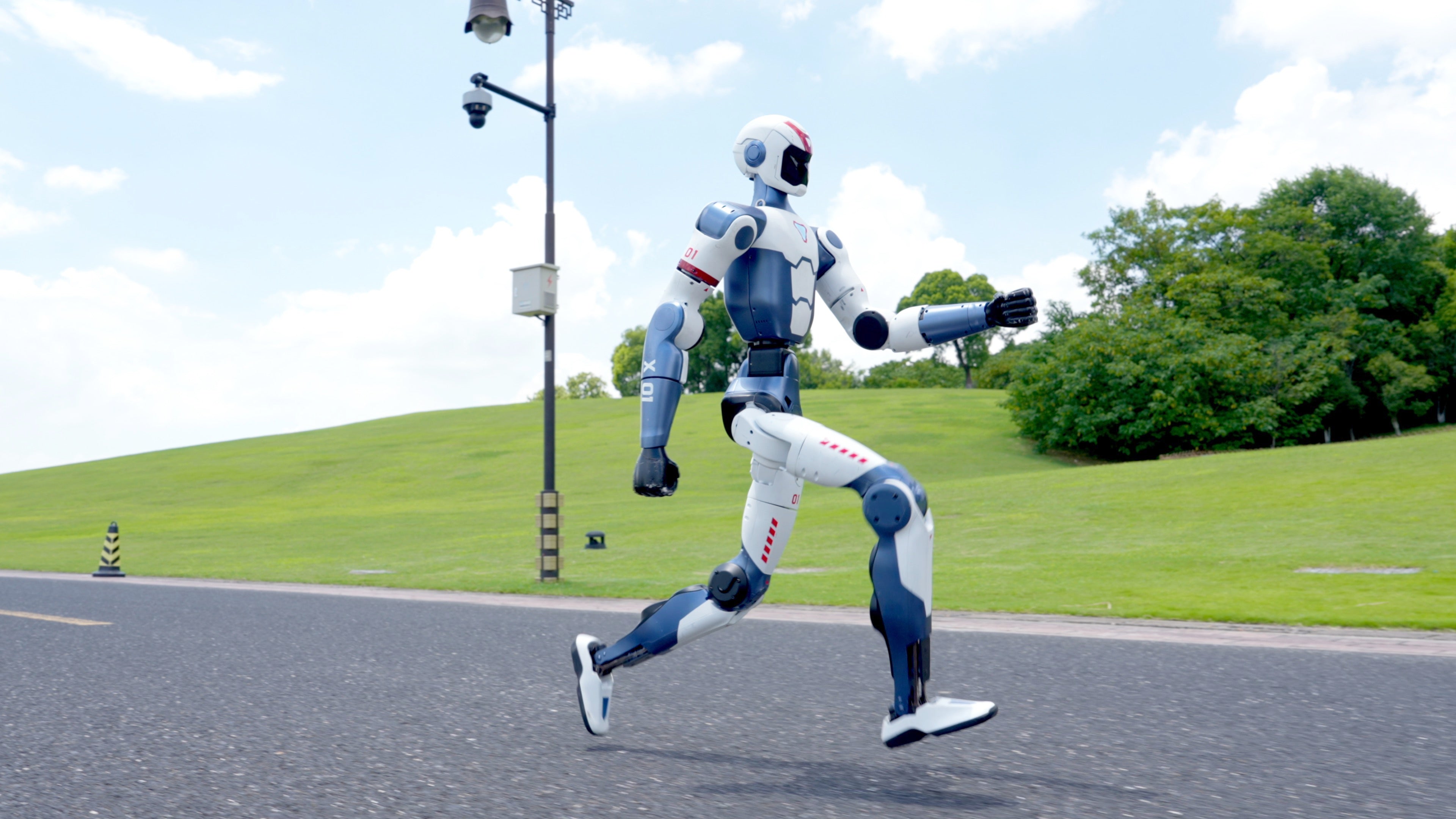 Unitree R1 humanoid robot running